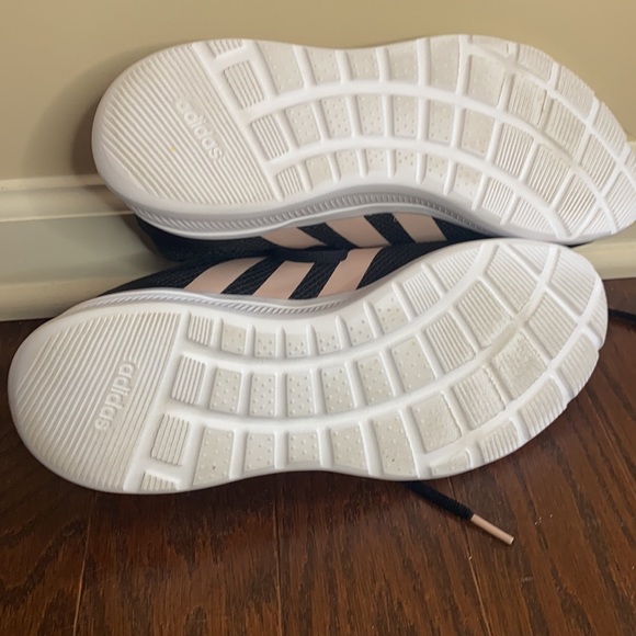 Adidas shoes - Picture 5 of 5